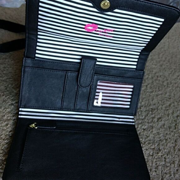 *Sale* Betsey Johnson Black Fuzzy Stars Crossbody bag - Picture 3 of 4